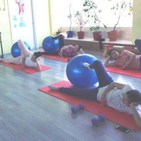 спорт фитнес упражнения для беременных, занятия фитнесом для беременных, фитнес группы для беременных