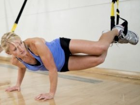 фитнес упражнения с подвесными ремнями