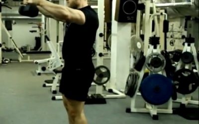 плечи атлета- Бодибилдинг без стероидов, Как накачать мышцы без стероидов